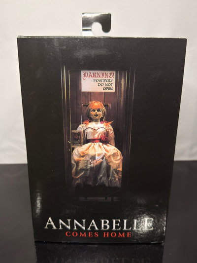 Anabelle The Conjuring (16CM) Figura Articulada NECA - Girutoys
