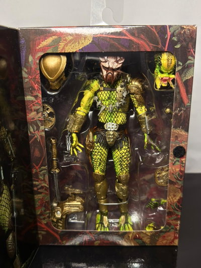 Predator Ultimate Elder Golden Angel (20CM) Figura Articulada NECA - Girutoys