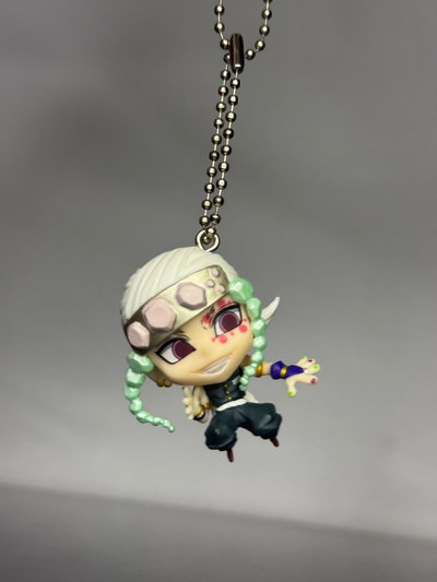 Tengen Uzui llavero con sello (4CM) Figura Demon Slayer - Girutoys