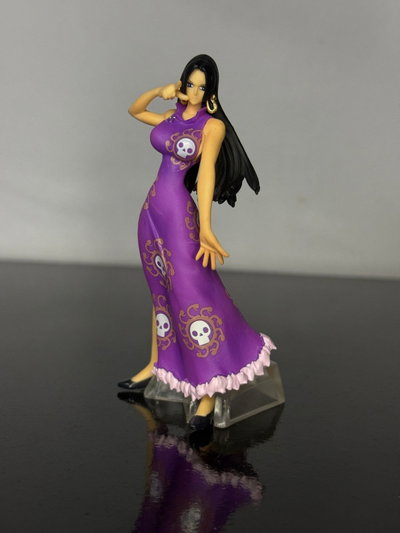 Boa Hancock Gashapon (10CM) Figura One Piece - Girutoys