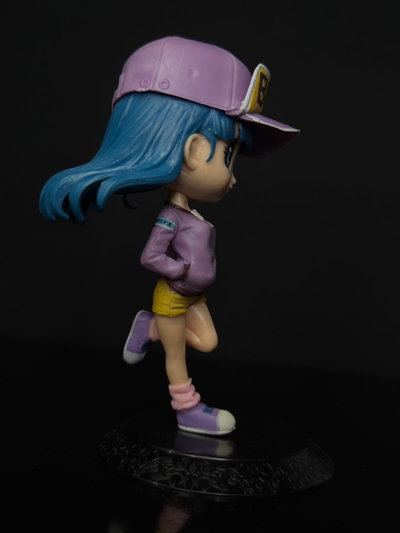 BULMA CAMPERA MORADA (16CM) FIGURA DRAGON BALL - GIRUTOYS