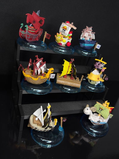 BARCOS SET X 8 (7CM) SET ONE PIECE - GIRUTOYS