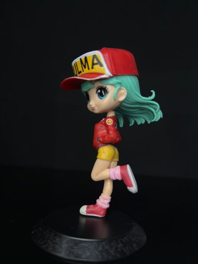 BULMA CAMPERA ROJA (16CM) FIGURA DRAGON BALL - GIRUTOYS