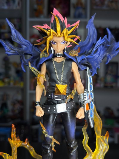 DIORAMA DE YUGI MUTO (30CM) FIGURA YU-GI-OH
