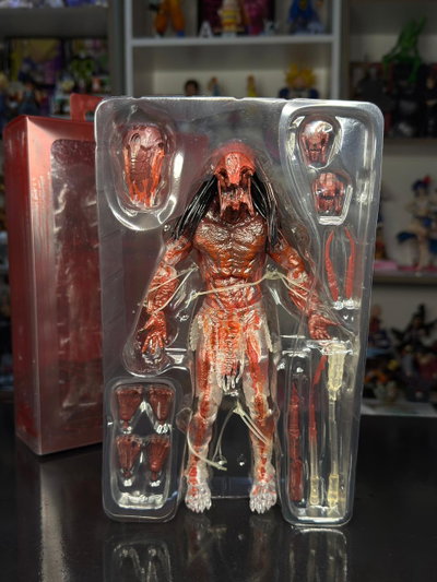 PREDATOR PREY ULTIMATE BEAR BLOOD FERAL (21CM) FIGURA ARTICULADA NECA - GIRUTOYS