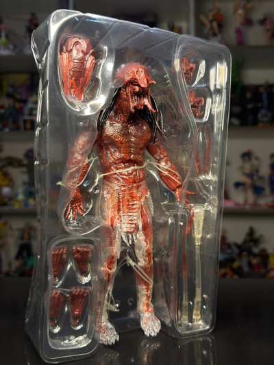 PREDATOR PREY ULTIMATE BEAR BLOOD FERAL (21CM) FIGURA ARTICULADA NECA - GIRUTOYS