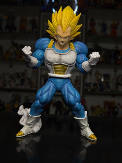 VEGETA SAIYAN SSJ (26CM) FIGURA DRAGON BALL - GIRUTOYS