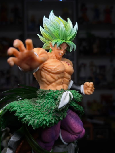 DIORAMA DE BROLY FULL POWER (31CM) FIGURA DRAGON BALL - GIRUTOYS