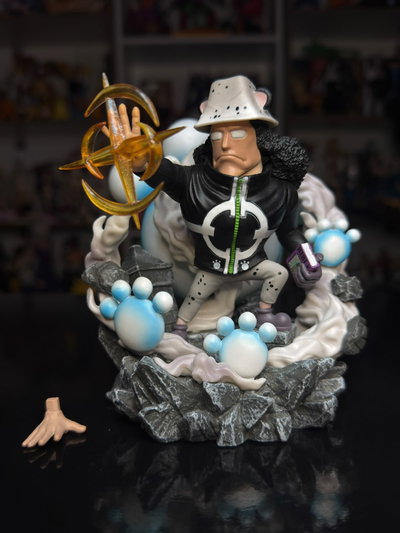 BARTHOLOMEW KUMA DIORAMA (15CM) FIGURA ONE PIECE - GIRUTOYS