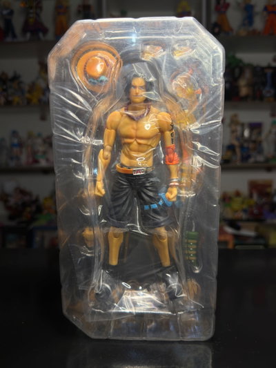 ACE ARTICULADO CON ACCESORIOS (19CM) FIGURA ONE PIECE - GIRUTOYS