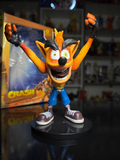 CRACH CON BRAZOS ARTICULADOS (15CM) FIGURA CRASH - GIRUTOYS 