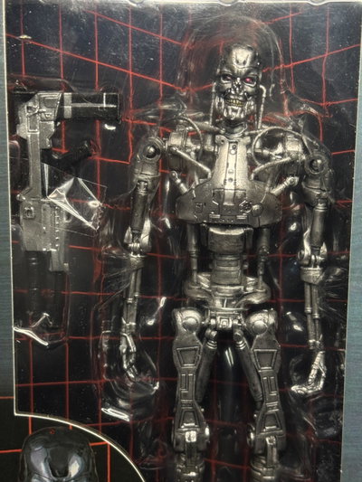 THE TERMINATOR SNDOSKELETON (18CM) FIGURA NECA - GIRUTOYS
