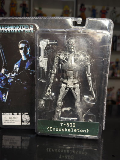 TERMINATOR T-800 ESDOSKELETON (18CM) FIGURA NECA - GIRUTOYS