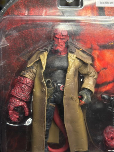 HELLBOY 2 RED ACTION (19) FIGURA MEZCO - GIRUTOYS