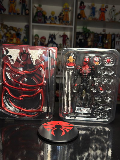 SPIDER MAN SUPERIOR (18CM) FIGURA MARVEL - GIRUTOYS