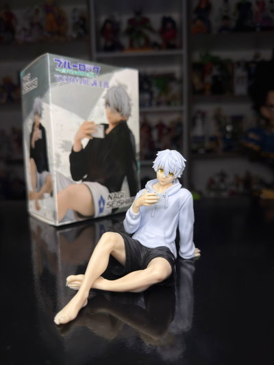 SEISHIRO NAGI BUZO GRIS SENTADO (9CM) FIGURA ANIME - GIRUTOYS