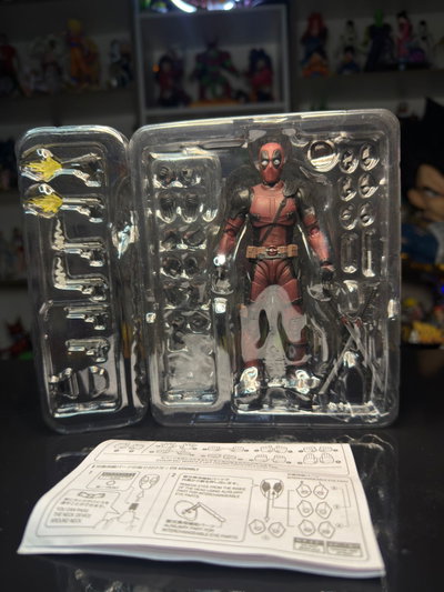 DEADPOOL GENERICO (16CM) FIGURA MARVEL- GIRUTOYS
