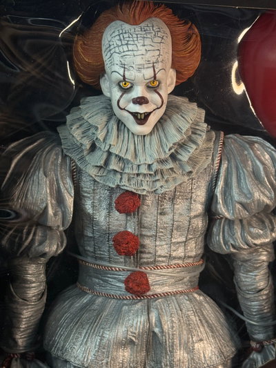 PENNYWISE ESCALA 1/4 ENORME (55CM) FIGURA NECA - GIRUTOYS