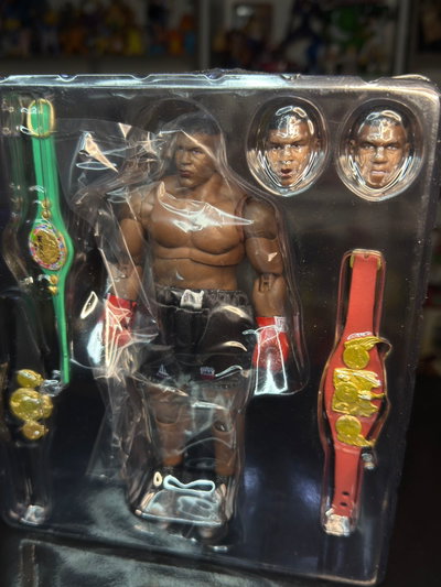 MIKE TYSON CON CINTURONES (18CM) FIGURA ARTICULADA - GIRUTOYS
