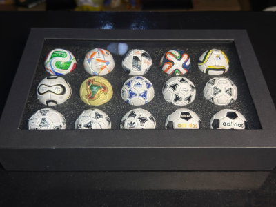 SET DE PELOTAS DE FUTBOL 1970-2026 (4CM) SET - GIRUTOYS