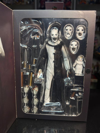 TERRIFIER (18CM) FIGURA ARTICULADA - GIRUTOYS