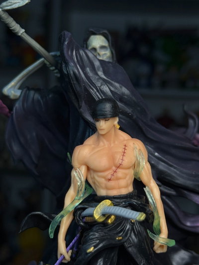 DIORAMA DE ZORO Y DIOS DE LA MUERTE (26CM A-25CM L) FIGURA ONE PIECE - GIRUTOYS