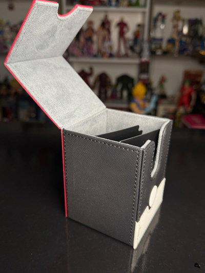 CAJA PARA ALMANACENAR CARTAS TCG (13CM) ACESSORIO POKEMON - GIRUTOYS