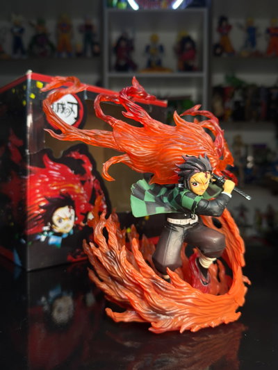 DIORAMA DE TANJIRO DANZA DE FUEGO (20CM) FIGURA DEMON SLAYER - GIRUTOYS