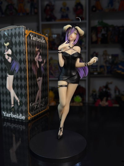 ALBEDO TIMIDA (25CM) FIGURA ANIME - GIRUTOYS