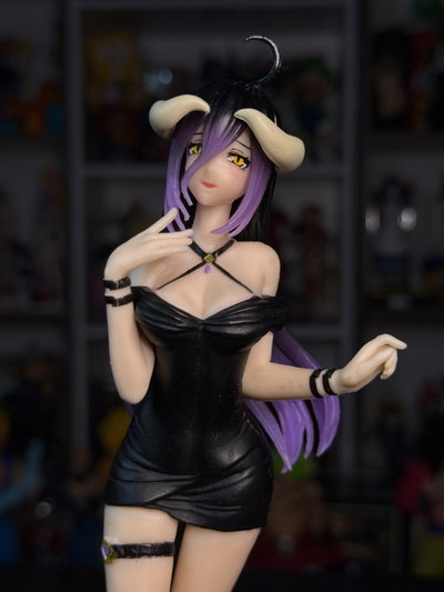ALBEDO TIMIDA (25CM) FIGURA ANIME - GIRUTOYS