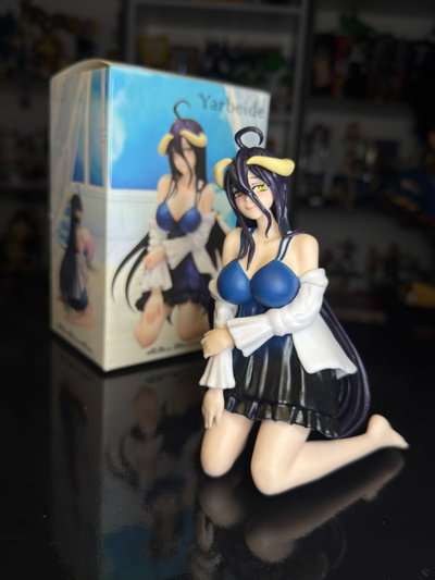 ALBEDO EN RODILLAS (16CM) FIGURA ANIME - GIRUTOYS