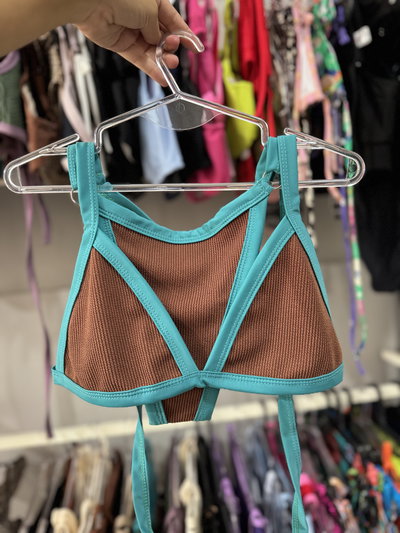 Bikini Río premium  (celeste/choco