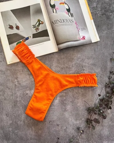 Bikini colaless Tailandia