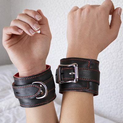 Esposas ecocuero Lux