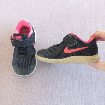 Nike Revolution