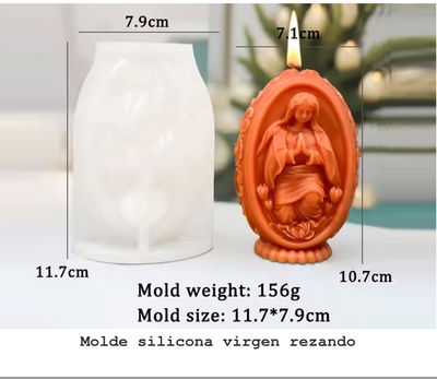 virgen maria  rezando