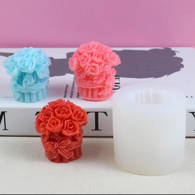 Ramo de rosas con lazo