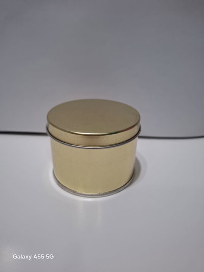 Lata metalizada dorada