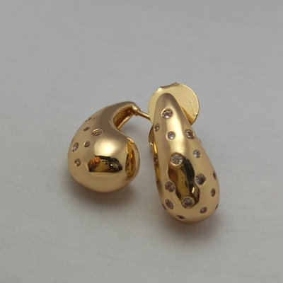 AROS DORADOS GOTAS CON CUBIC