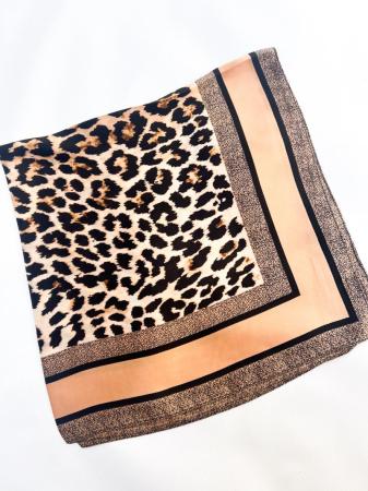AGOTADO Pañuelo 90x90 Animal Print 