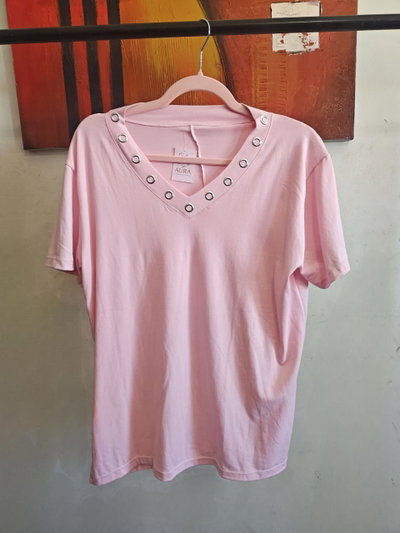 Remera tachas 