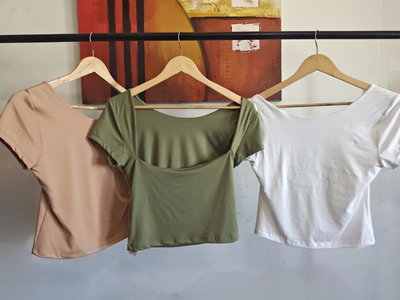 remera escote en espalda 