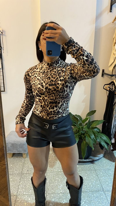 Short Lara