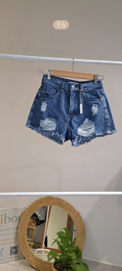 Short jeans rotura