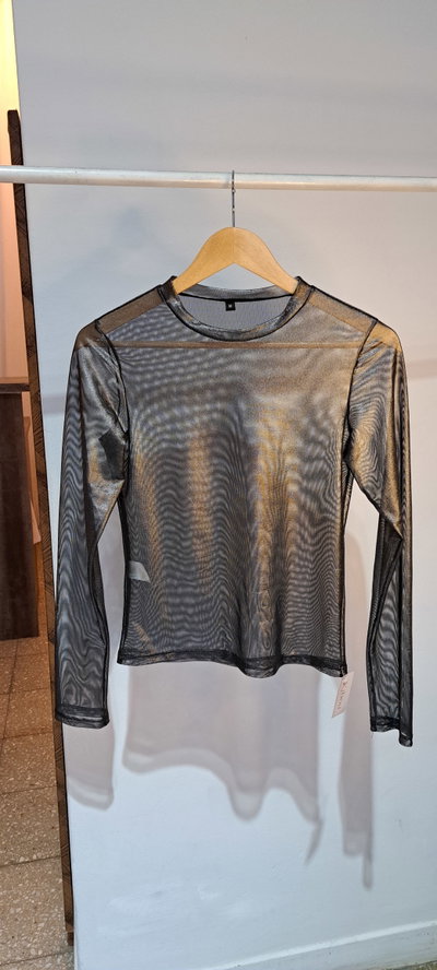 Remera mukai manga larga