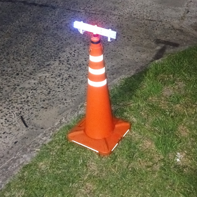 CONO RIGIDO 75CM CON BALIZA