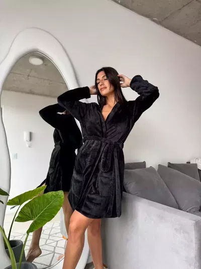 BATA PELUCHITO NEGRA