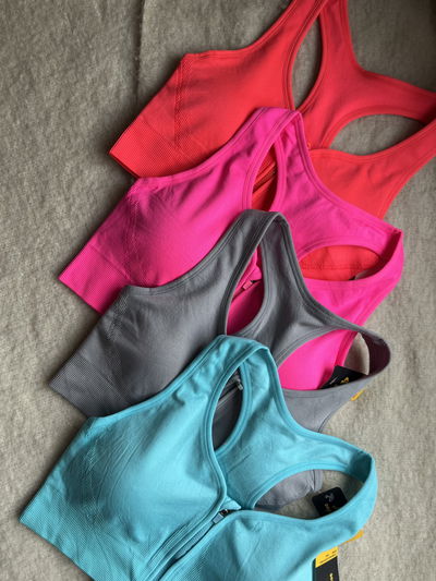 TOP DEPORTIVO CON CIERRE -hasta 3XL-