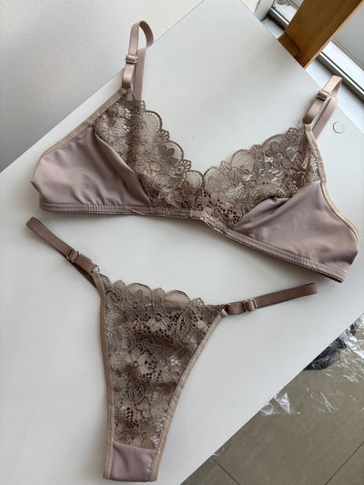 CONJUNTO BRALETTE ENCAJE Y MICROFIBRA -4 TALLES-