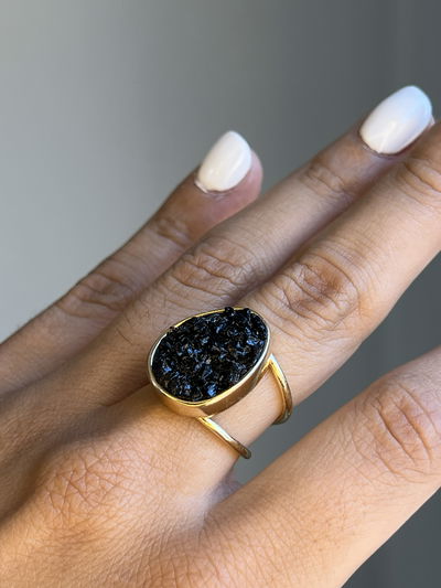 Anillo fragmentos turmalina dorado